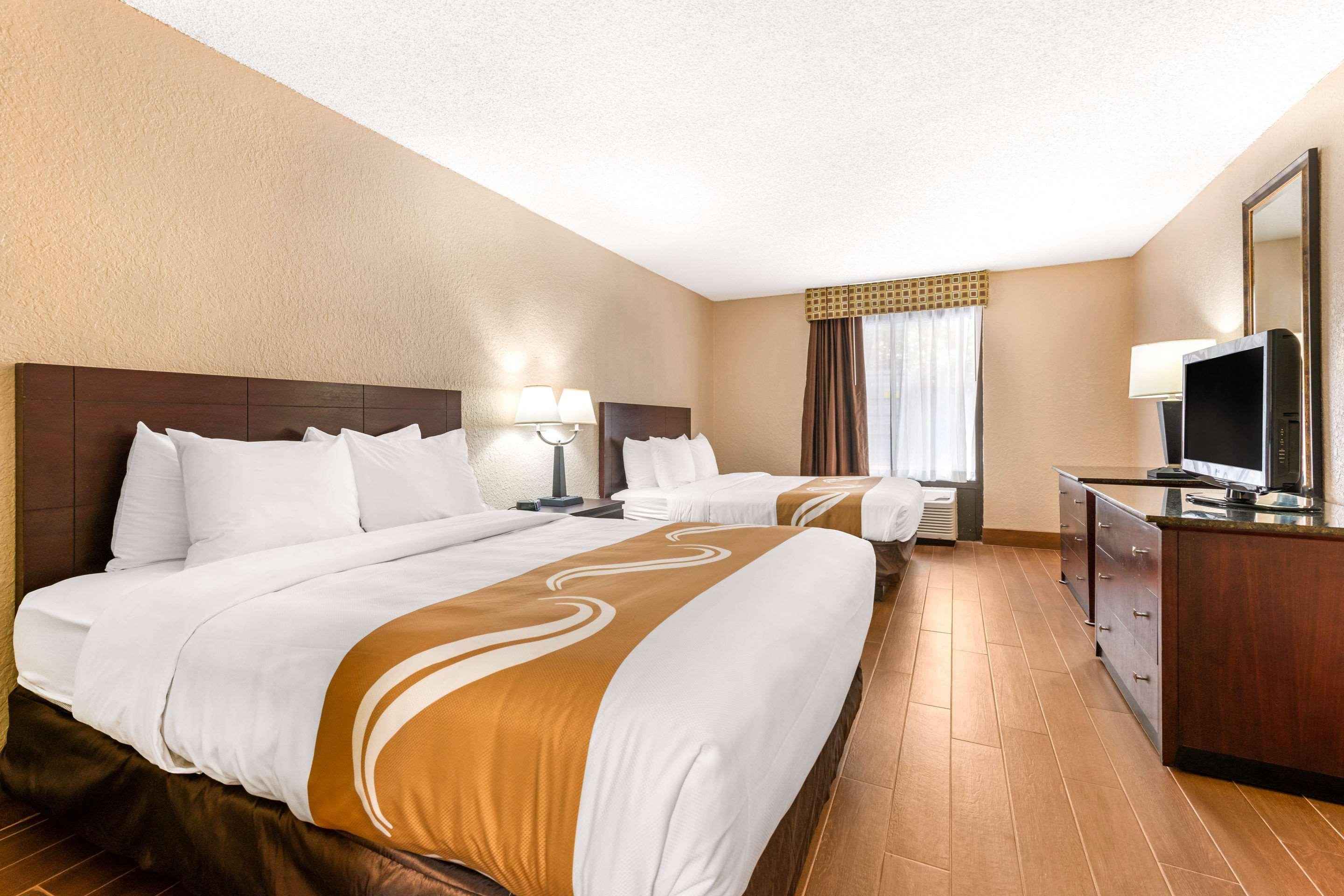 Quality Inn & Suites Orlando Airport Exterior photo