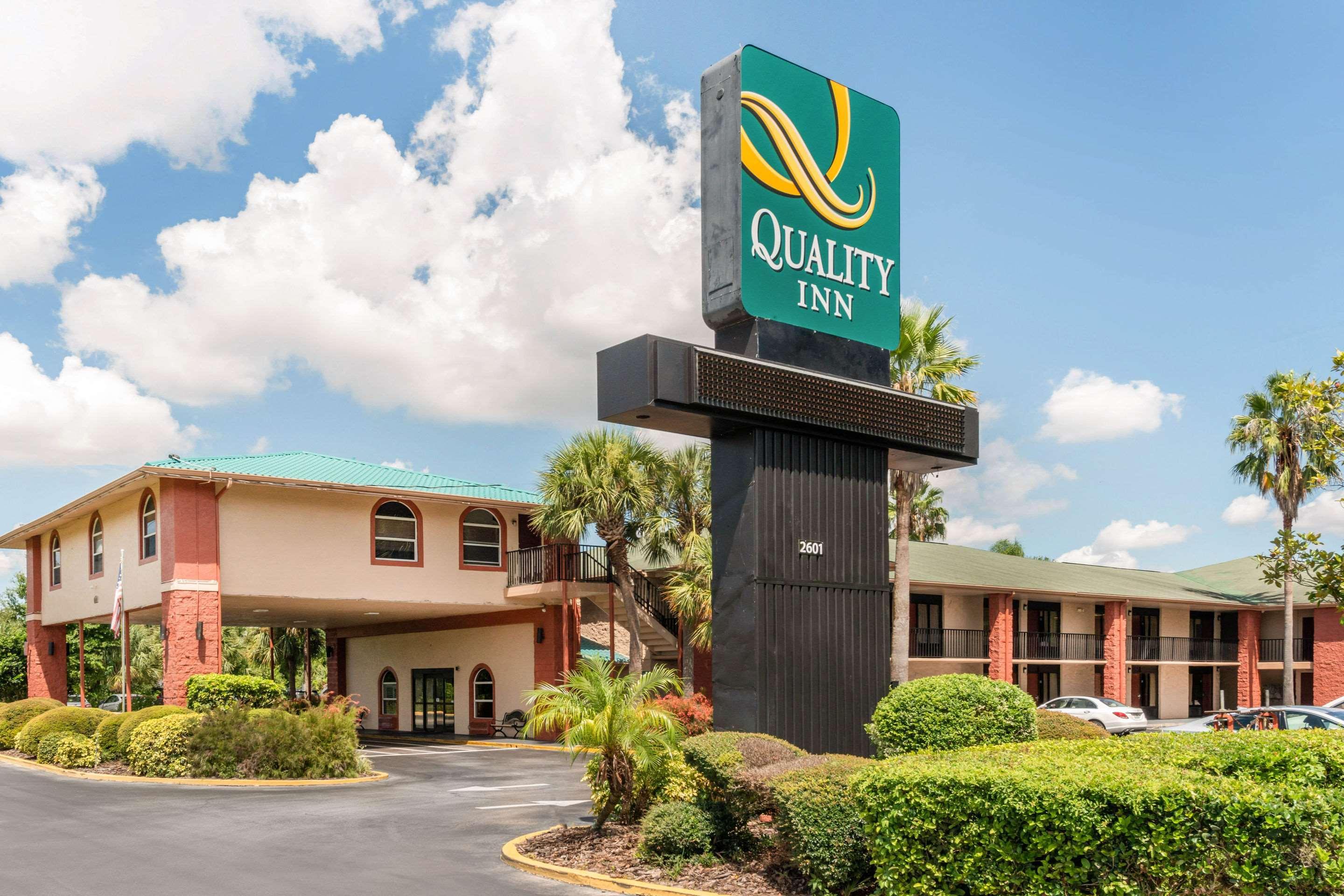 Quality Inn & Suites Orlando Airport Exterior photo