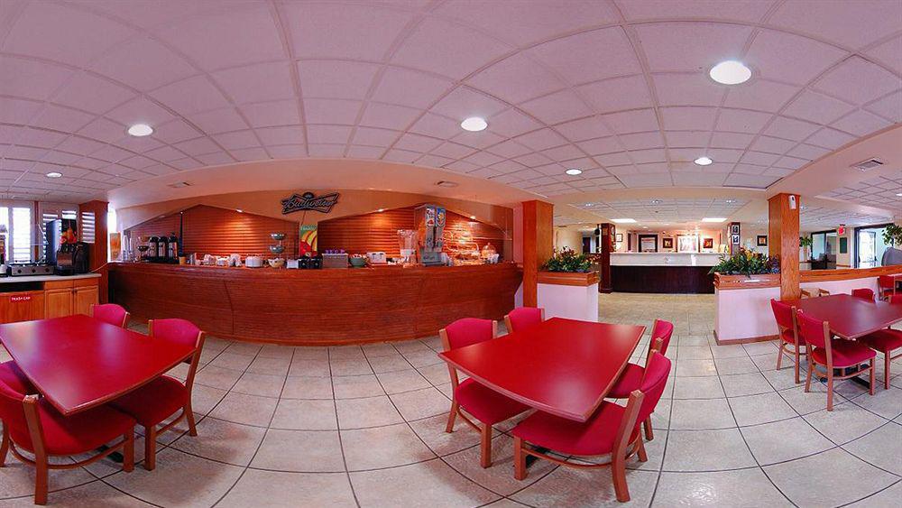 Quality Inn & Suites Orlando Airport Exterior photo